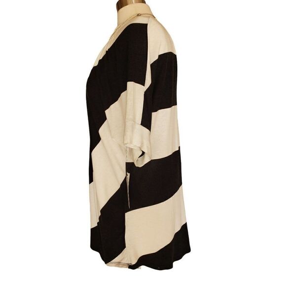 Women's Blouse Black and White Key Hole Lightweight Flowy Blouse Top XL NWT - Picture 5 of 8